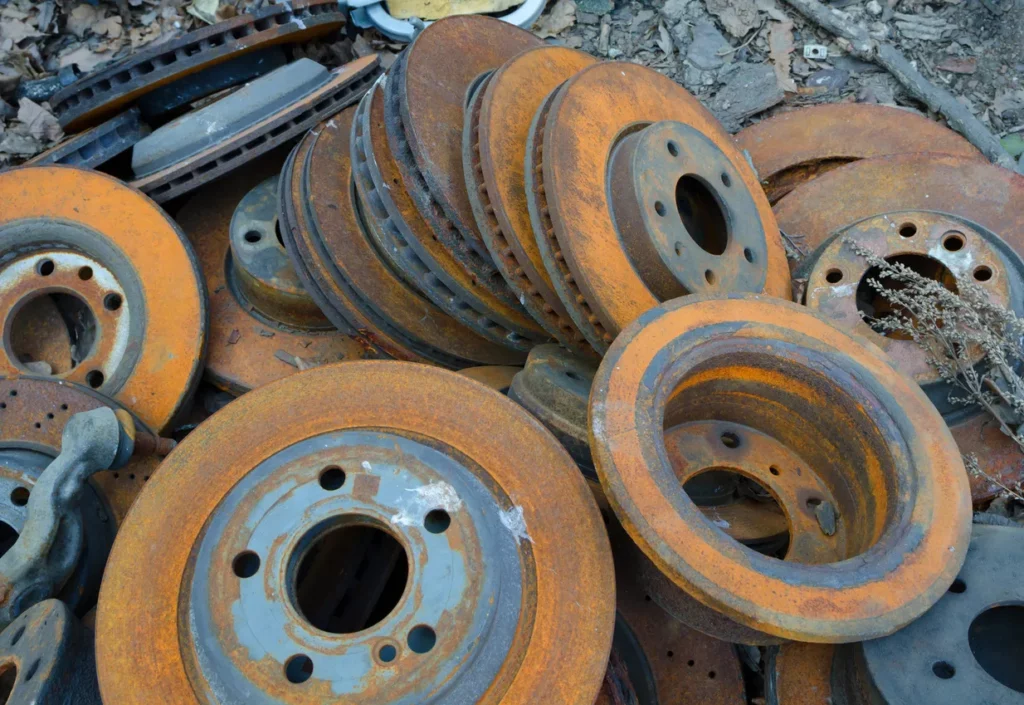 How to Tell the Difference Between Cast Iron and Steel Scrap - Clifton Metals