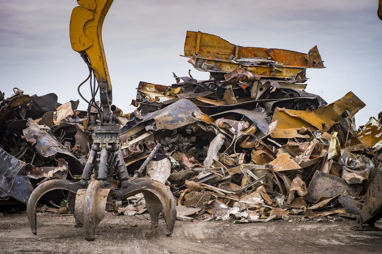 How to Tell the Difference Between Cast Iron and Steel Scrap - Clifton Metals